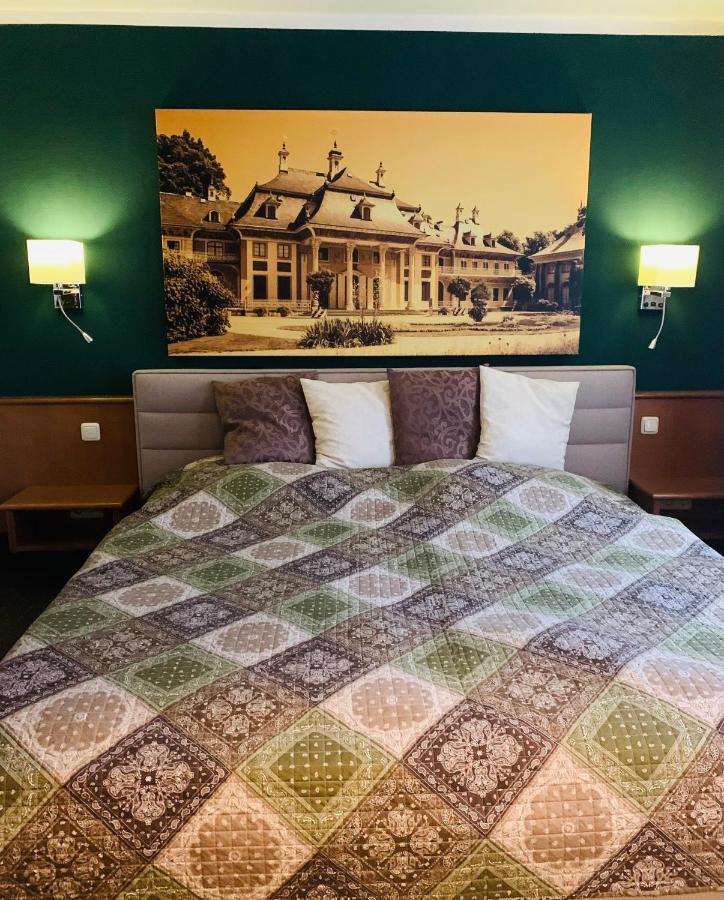 Restaurant Und Pension Zur Puppenstube ชโตลเพน ภายนอก รูปภาพ