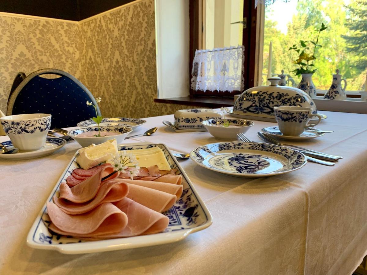 Restaurant Und Pension Zur Puppenstube ชโตลเพน ภายนอก รูปภาพ