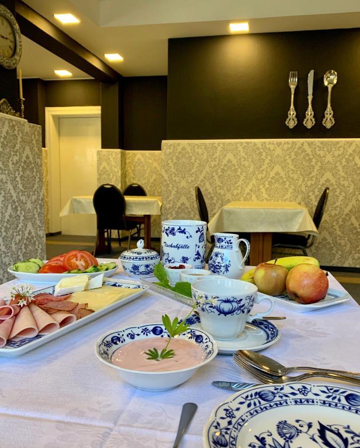 Restaurant Und Pension Zur Puppenstube ชโตลเพน ภายนอก รูปภาพ